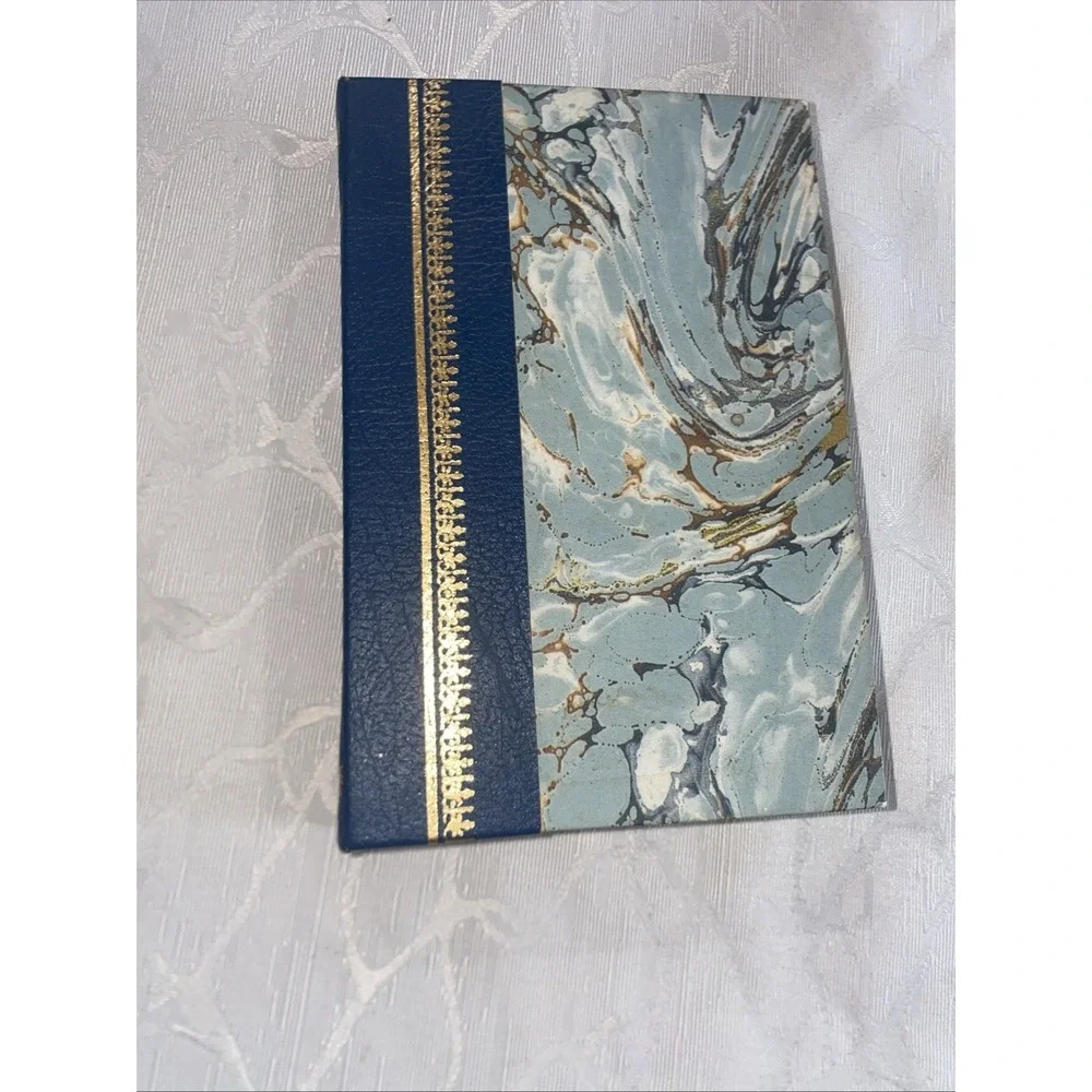 VTG Blue&Gold Fake Book Box Hidden Jewelry Secret Storage  Magnetic Classic‎